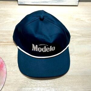 Modelo adjustable hat